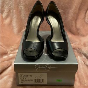 Women’s high heel leather pumps